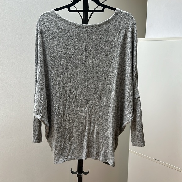 C'est Moi Heather Grey Boatneck Batwing 3/4 sleeve Top - M/L - EUC - Picture 2 of 8